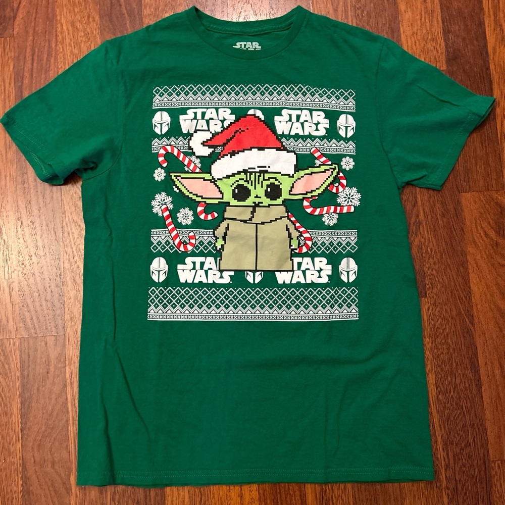 Baby Yoda Star Wars Christmas Holiday Mandalorian Shirt Medium